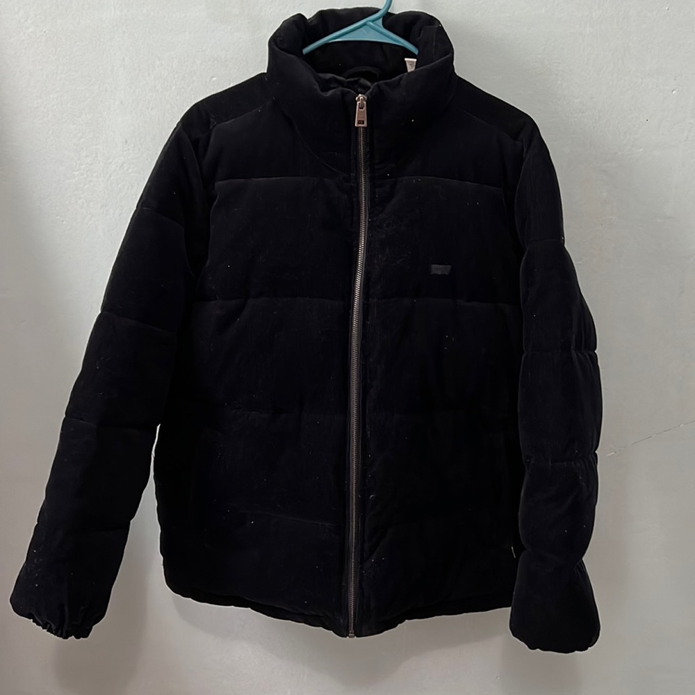 Navy blue Levi’s puffer coat (L)